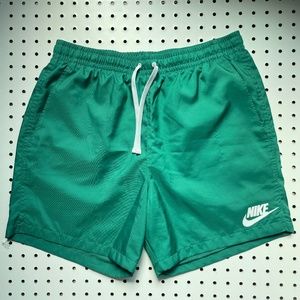 Nike Men's Woven Flow Shorts in Kelly Green, Size Medium
